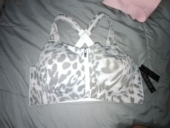 34D Victoria's Secret sports bra