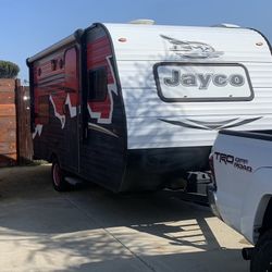 Travel Trailer  15’ 