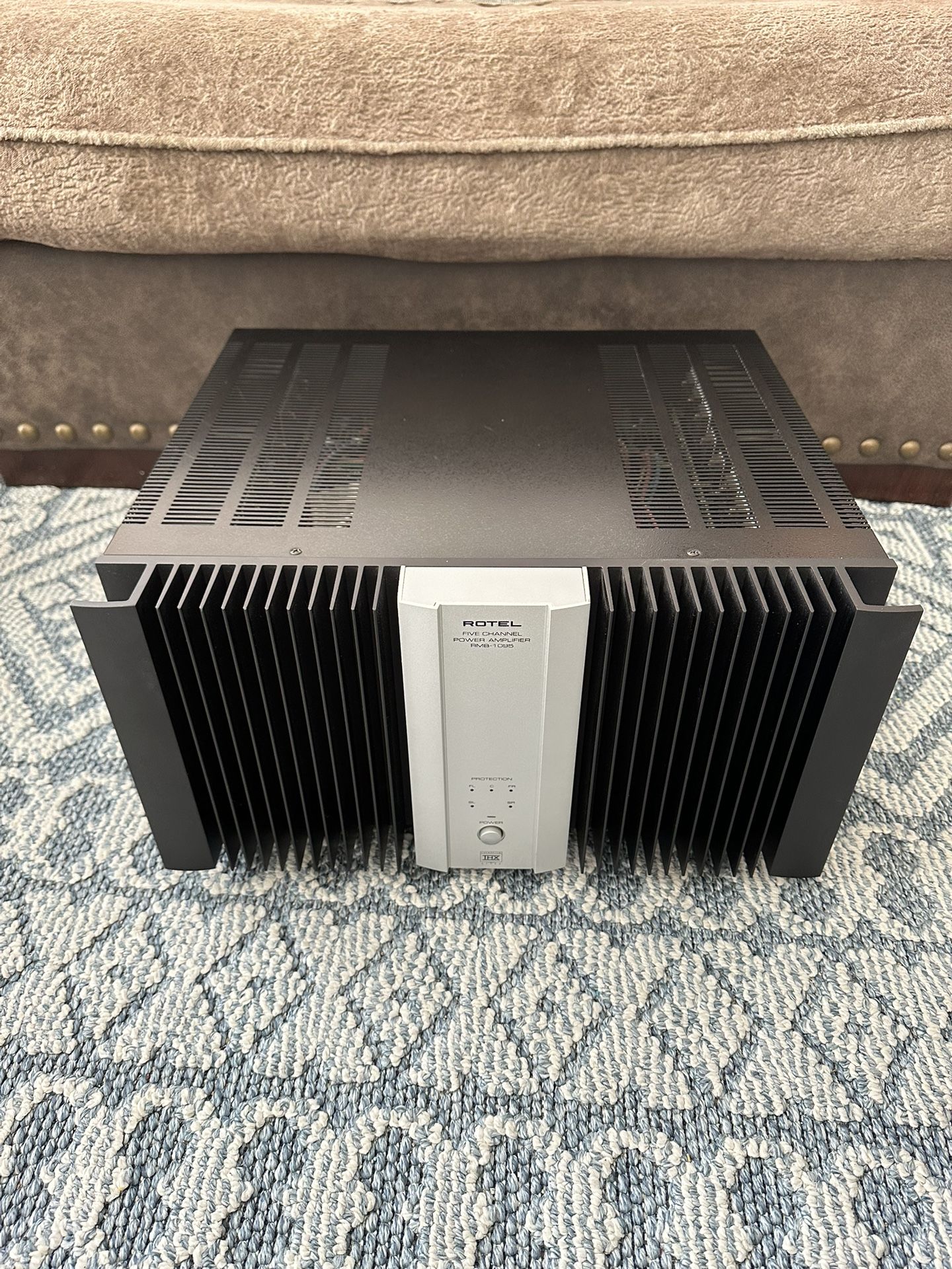 Rotel RMB 1095 Audio Amplifier - 5 Channel