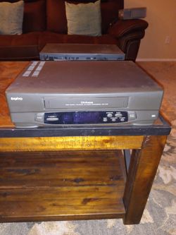 For sale different brands of VCRs, please see pictures for more details.