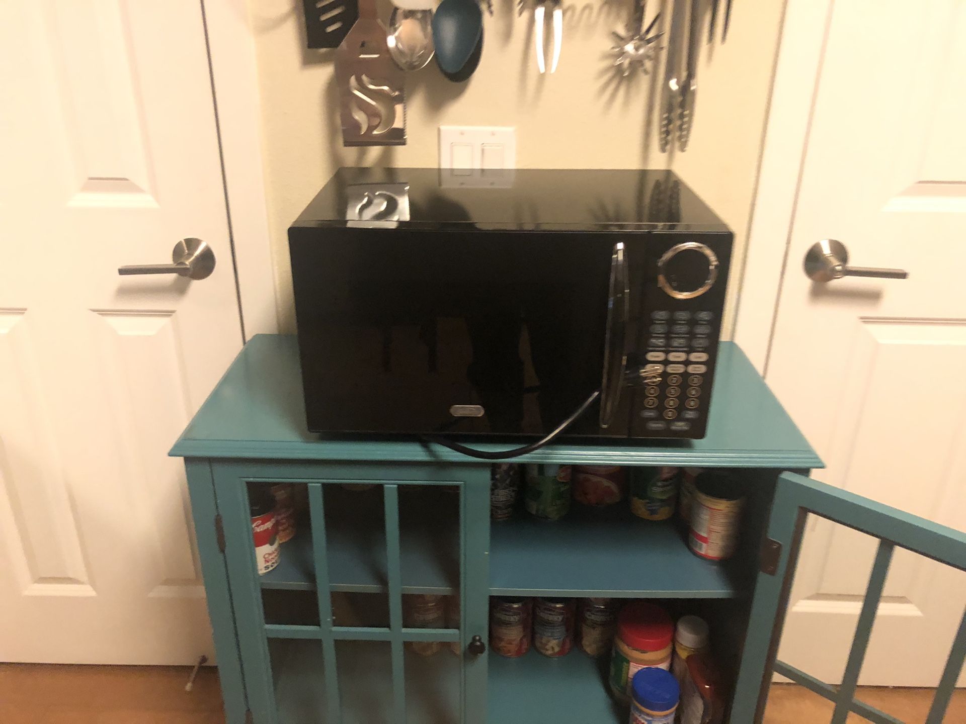 Sunbeam 900 watt black microwave