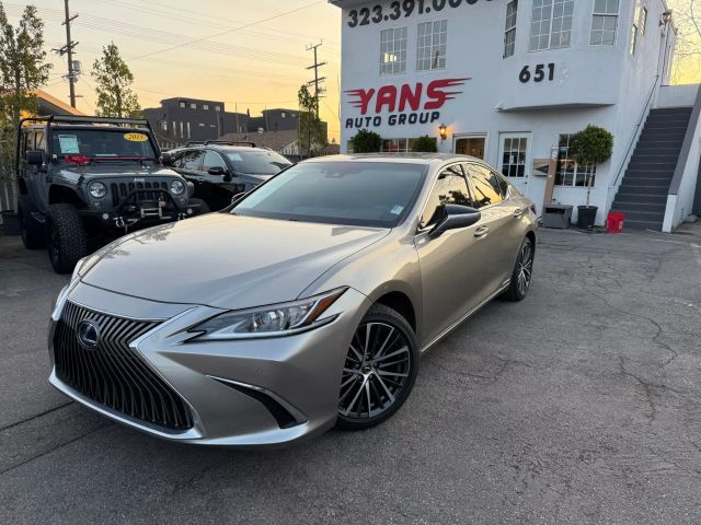 2020 Lexus ES