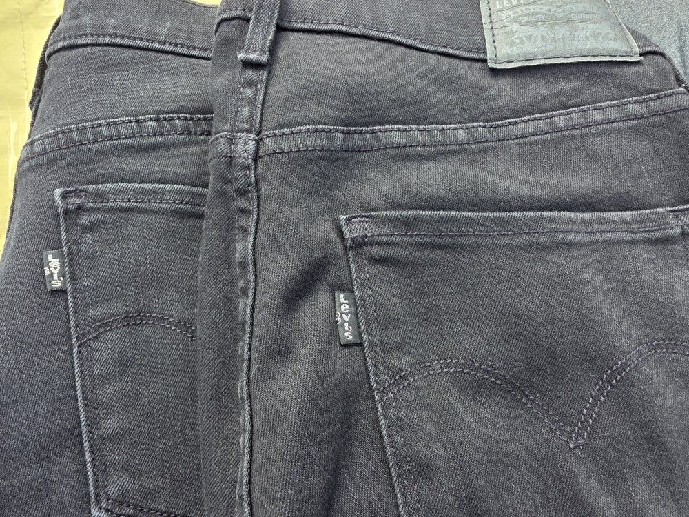 Women's Levis Jeans