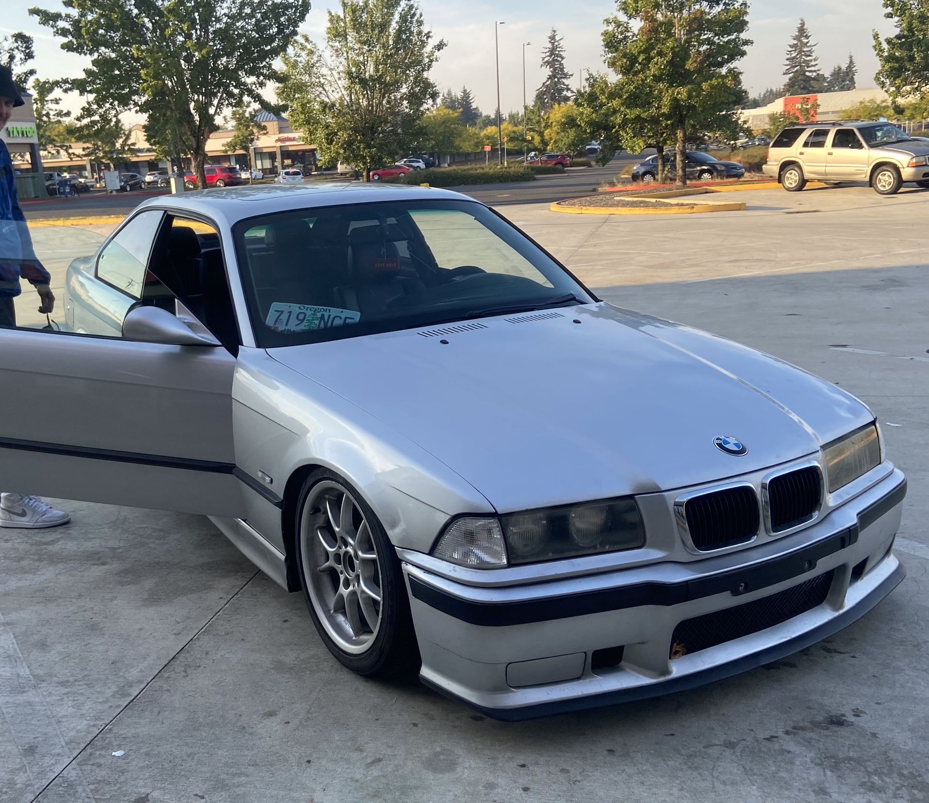 1999 BMW 323i