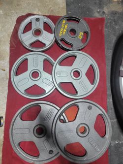 OLYMPIC 2" HOLE.  45s. 35s. 25s. PLATES 210LBs. TOTAL 
11525 S HALSTED DUNKIN DONUTS/7111.S WESTERN WALGREENS 
180$  CASH ONLY AS IS