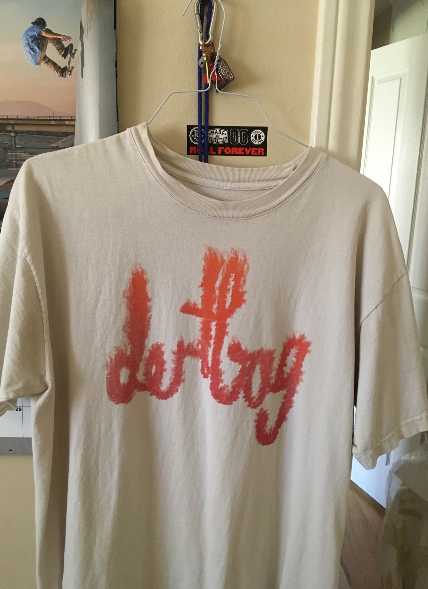 dertbag t-shirt size large