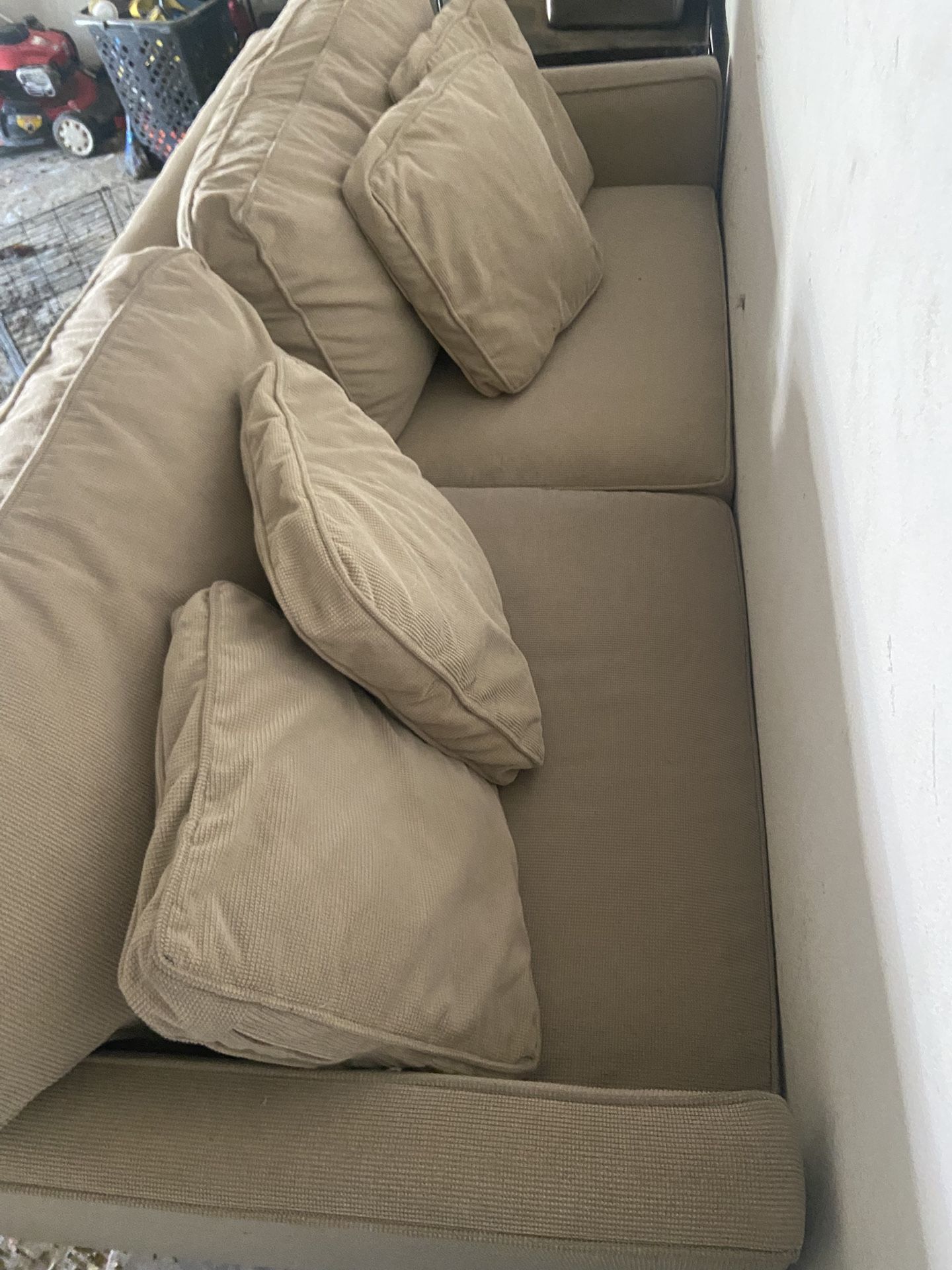 Couch/kingsize Bed