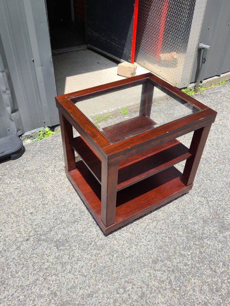 Raymond and Flanigan Nesting Tables