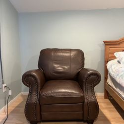 Carroll Leather Recliner 