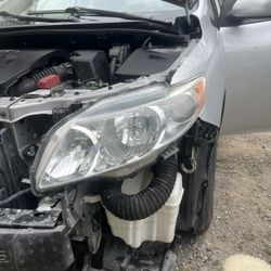 2009  2010 Toyota Corolla Headlight