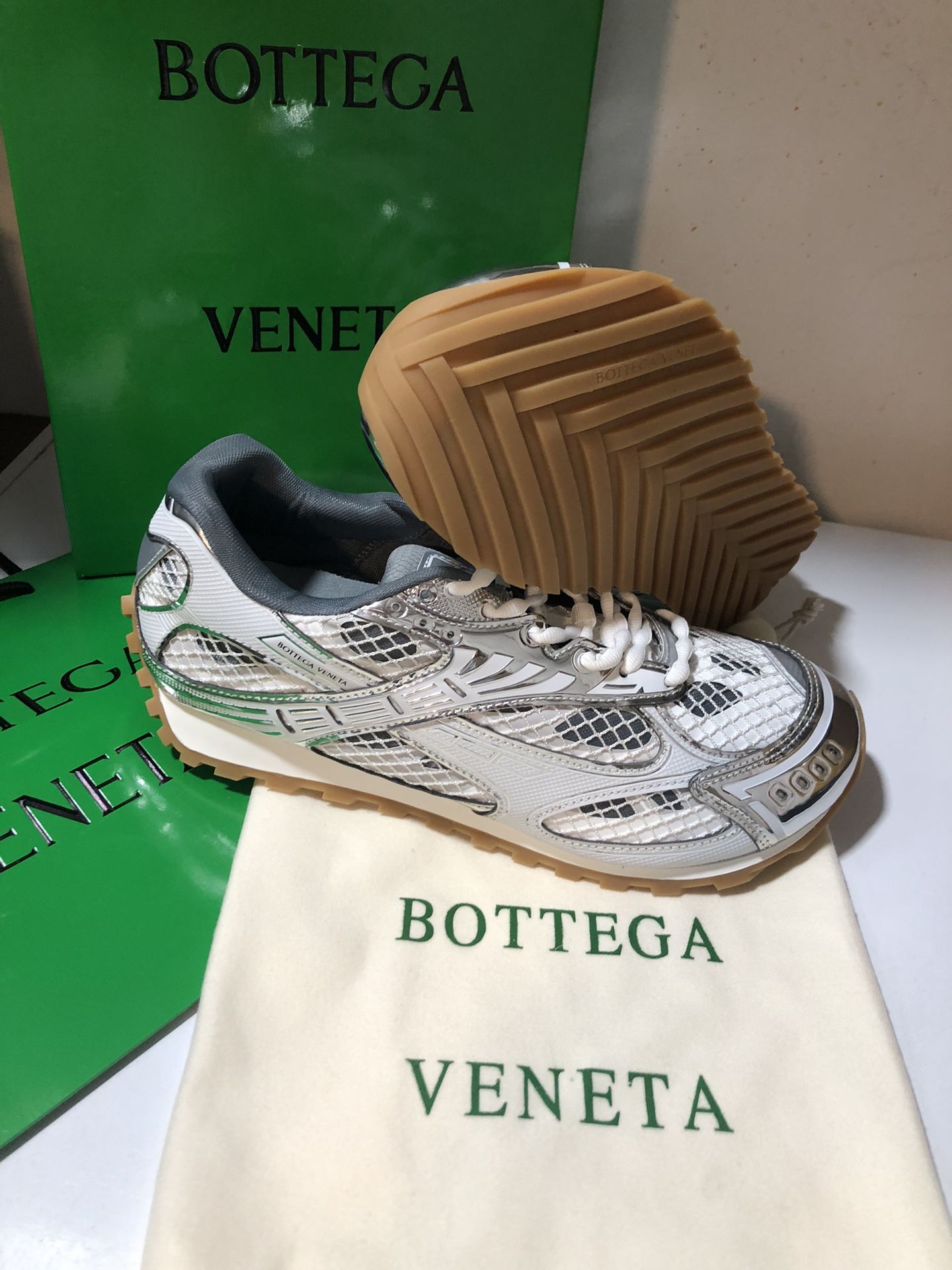 Bottega Orbit.   9,11,12