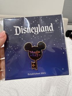 Disneyland Magic Key Charter Member Pin 2021 Mickey Mouse Key Sealed