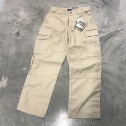 New 5.11 cargo tactical Pants, medium size, 31 1/2 - 35 by 30
