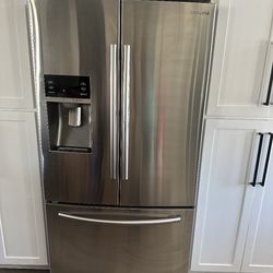Samsung Stainless Refrigerator/freezer