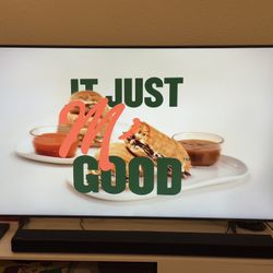 Samsung 55” QLED 4K Smart TV (excellent/like-new condition) - USB-C/Solar Remote