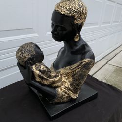 Mother and child Statue