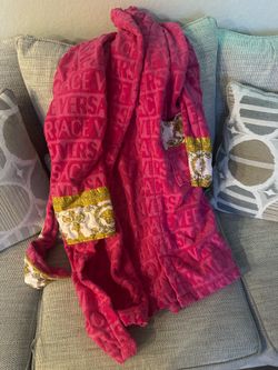 Women’s Versace robe size L