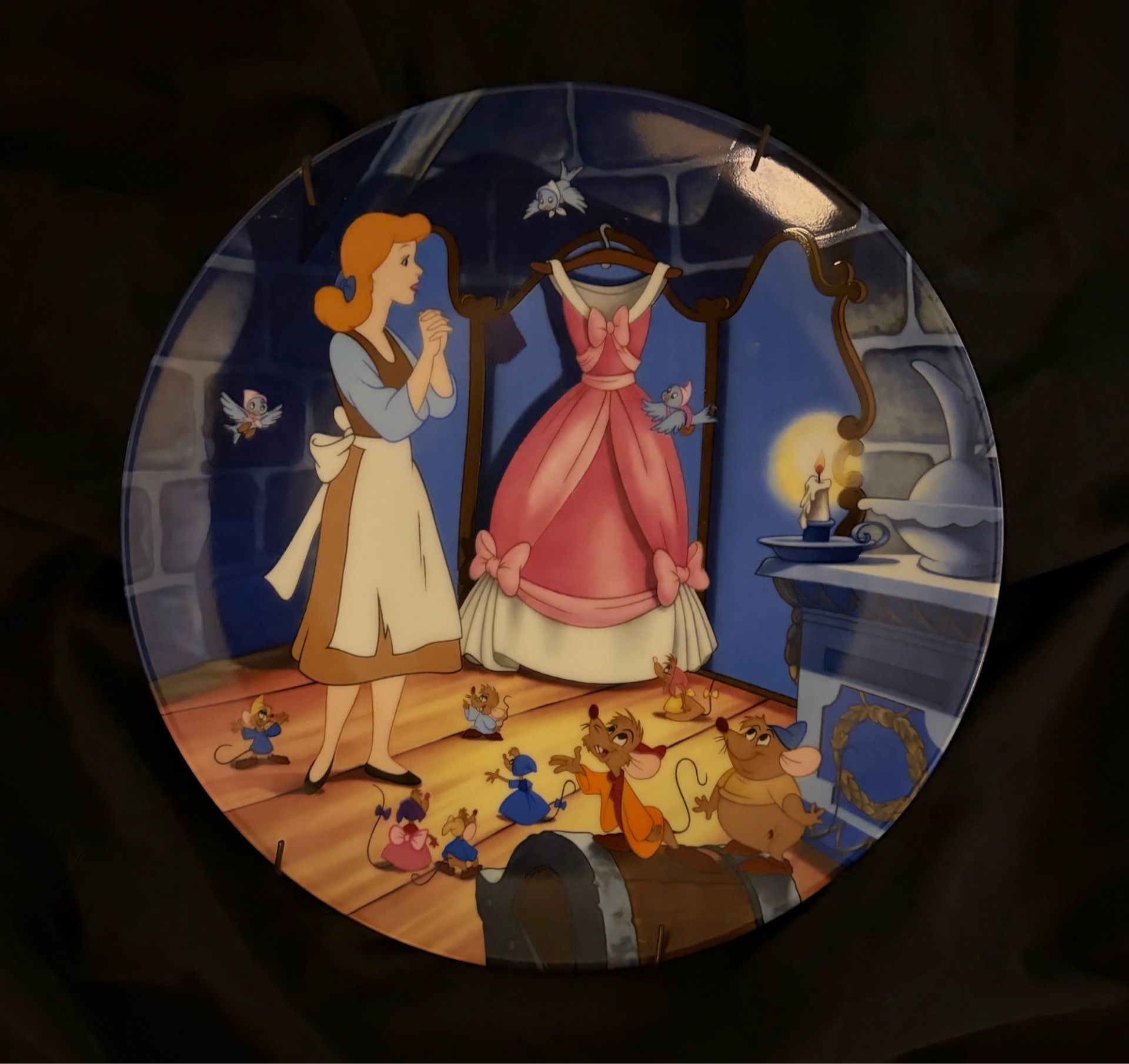 This the fourth plate from the "Walt Disney Cinderella series" A Dress For Cinderelly"