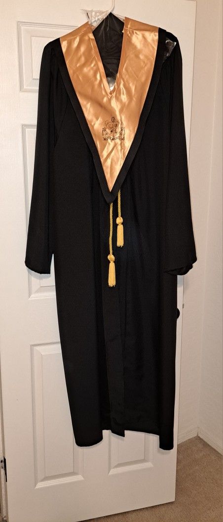 GRADUATION CAP AND GOWN