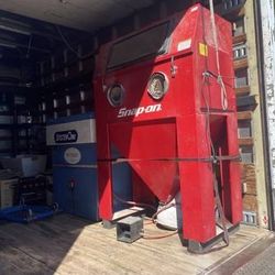 Large Snap-On Abrasive Blast Cabinet with Foot Control