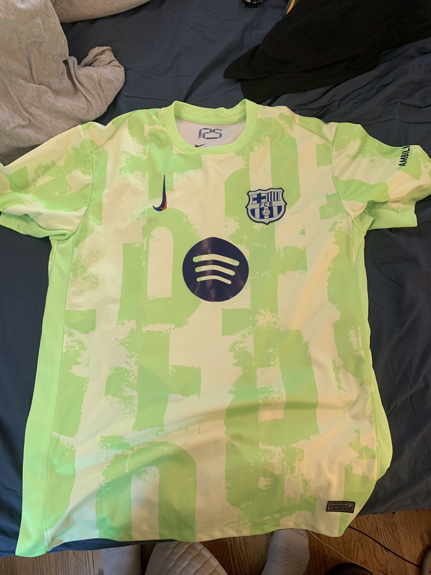 Lamine Yamal Barcelona Jersey XL