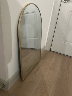 Dresser mirror