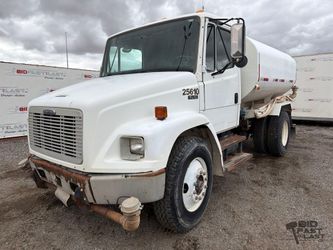2000 Freightliner FL70 Water Truck