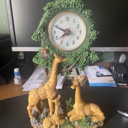 Giraffe Motif Pendulum clock