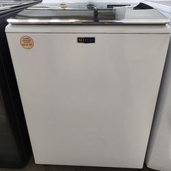 New Maytag 4.7 cu. ft. Smart Capable White Top Load Washing Machine with Extra Power and Deep Fill 

