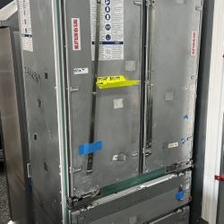 Thermador 36” Wide Built In Panel Ready Refrigerator Open Box 