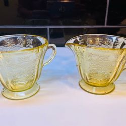 Vintage Federal Glass stunning yellow depression glass with embossed design