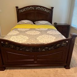 Queen Bed Set