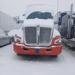 2015 Kenworth t680 6x4 T/A sleeper truck