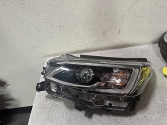 SUBARU LEGACY LEFT HEADLIGHT 2022