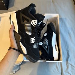Jordan 4s “white Thunder”
