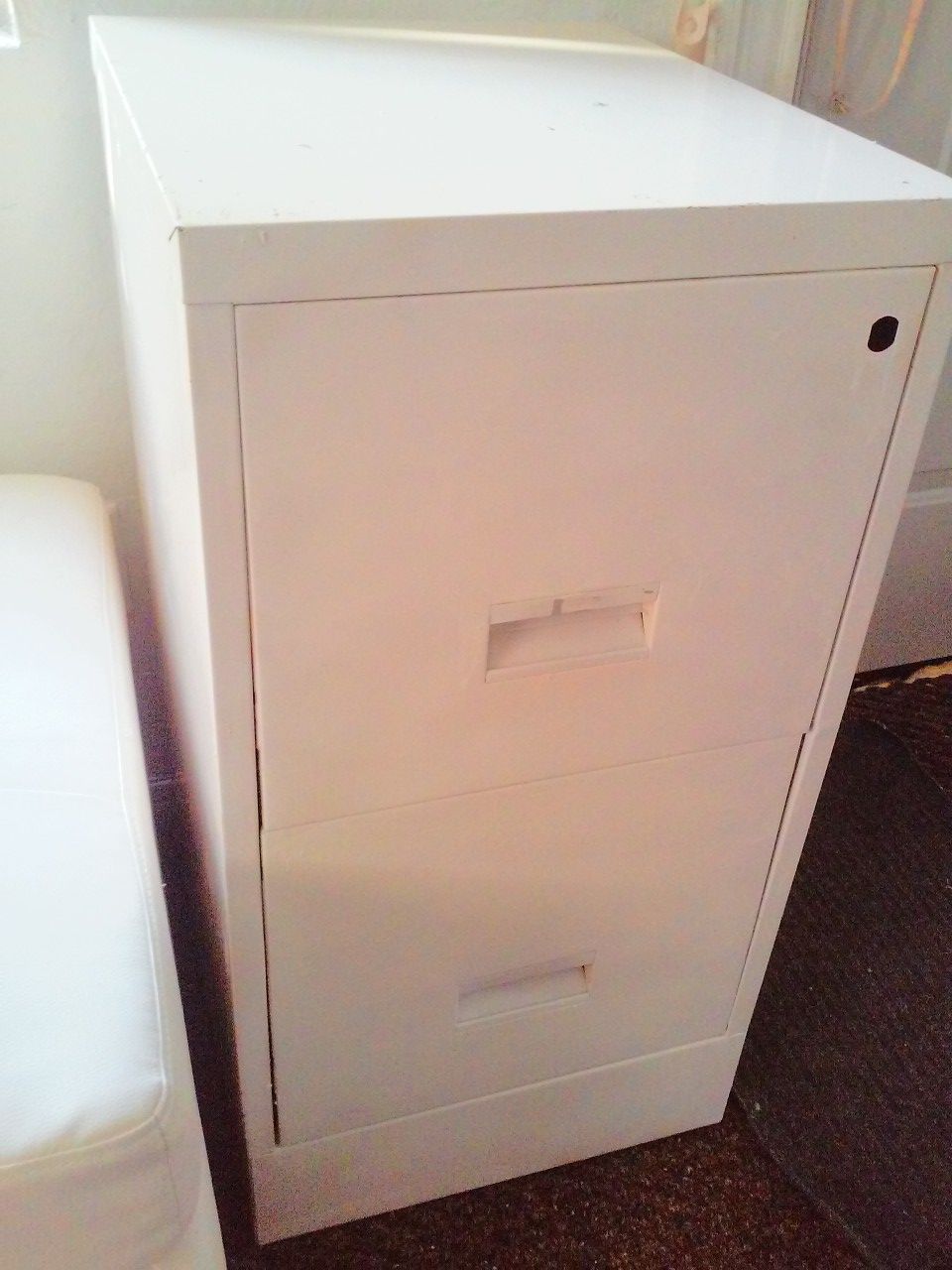 File Cabinet In White ..metal