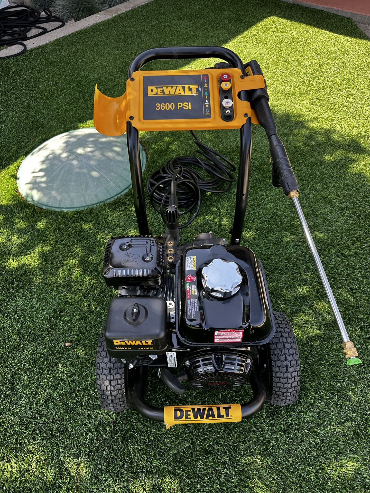 Powerful DeWalt 3600 PSI pressure washer. Has a reliable Honda GX200 engine. Offers 2.5 GPM. Comes with 50ft hose and spray wand. Includes multiple no