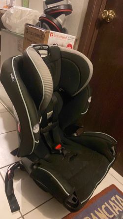 Even Flo toddler car seat price 35$ Pick up. E.  Side. Tacoma