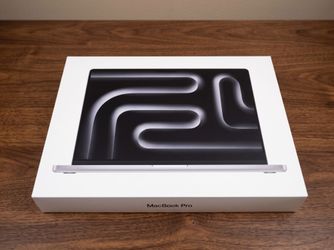 M5 MAX 48gb 2tb 16" 40core gpu macbook pro 2026