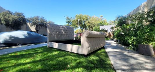 Bedframe for sale