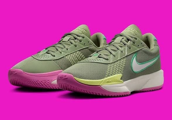 Nike Air Zoom GT Cut Academy size 13