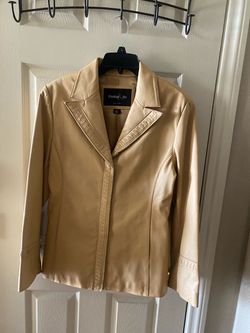 Chamarra 100 % De Piel, Marca Pasha Jo , Con Bolsas Color Camel - Size M