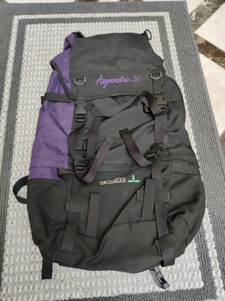 Vaude Hiking Backpack Asymmetric 50 Internal Frame Padded Hip Belt Camping