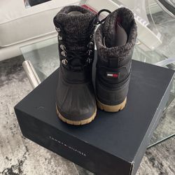 Tommy Hilfiger Snow Boots Size 6M