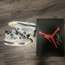 Jordan4 military blue