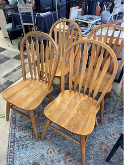 Set of 4 solid oak Windsor dining chairs