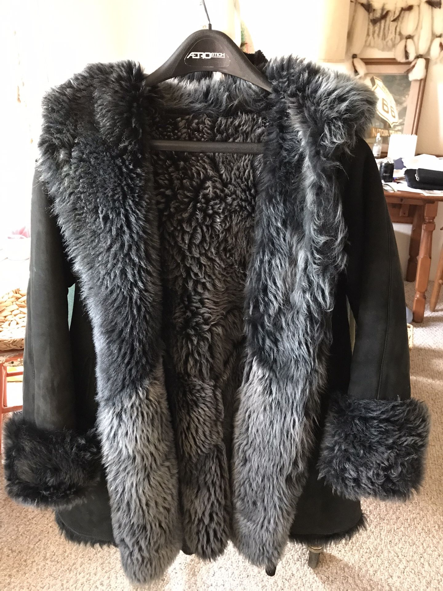 Black FUAX FUR & Leather made in Paris 🌸quality 🌸LOOKS & Feels Real fits small and medium