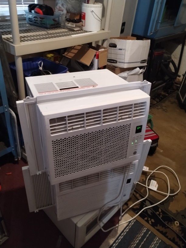 Like New Digital Air Conditioner
