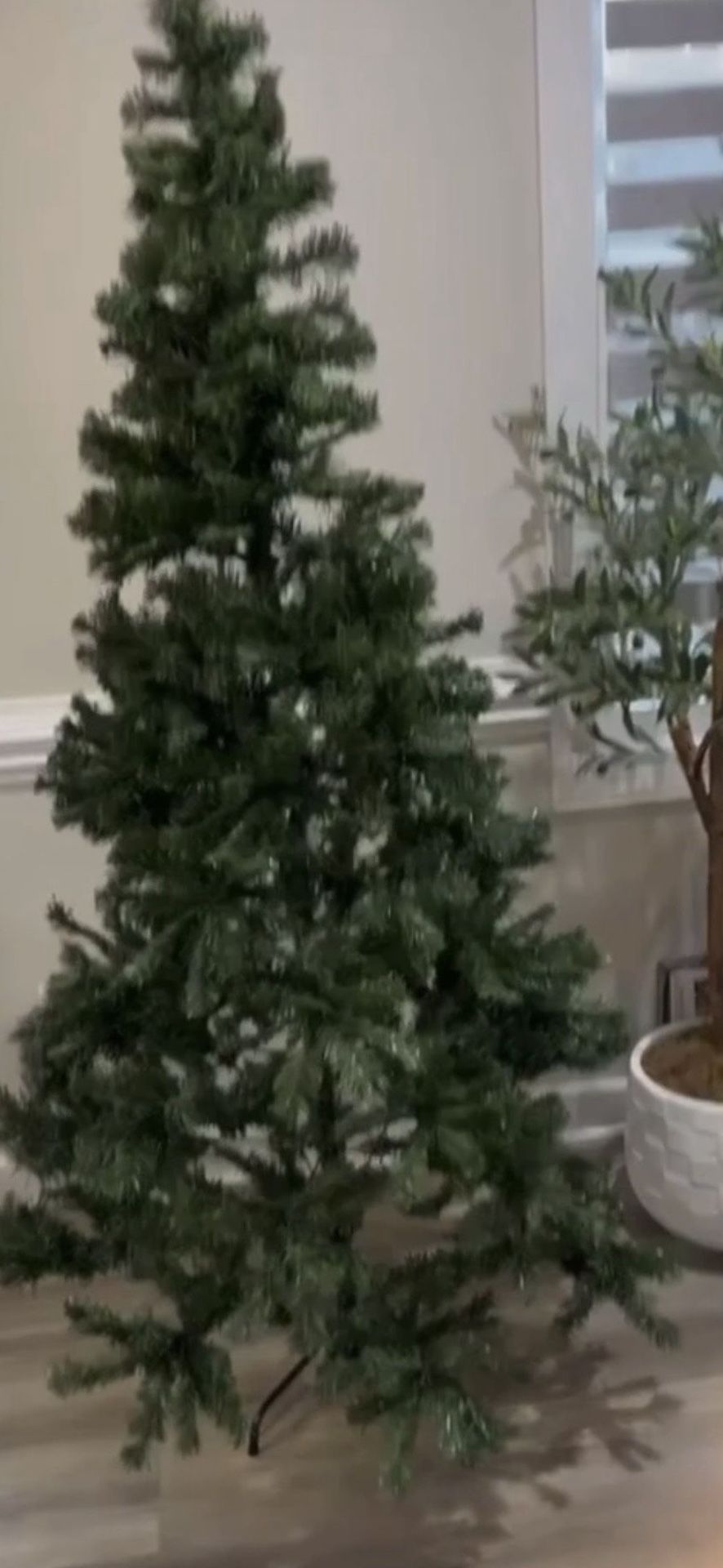 Christmas Tree 🌲 6 Ft