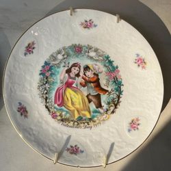 RARE FIND! VINTAGE "My Valentine" 4th plate in series 1979 from Royal Doulton Victorian VALENTINES DAY Collector's plates